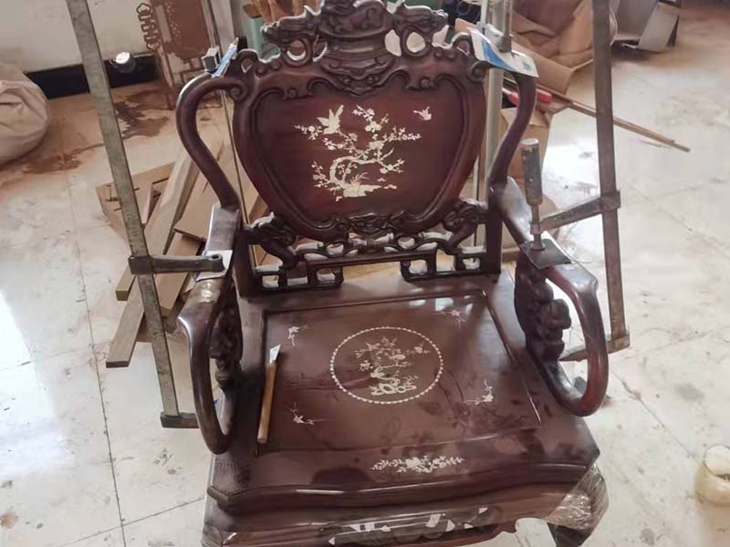 南京老旧红木家具翻新方法